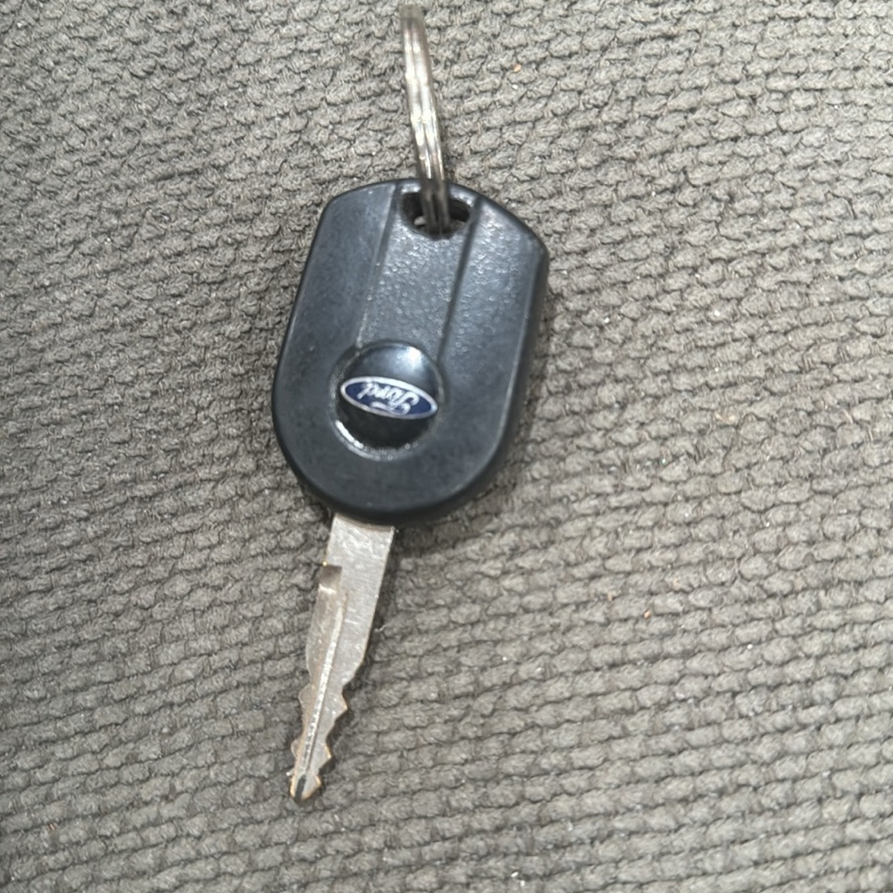 Ford Key Fob​​ - Picture 2 of 3